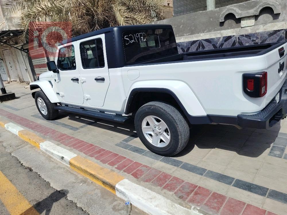 جيب جلاديتور